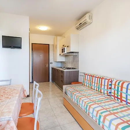 1 Bedroom Awesome In Apartamento *